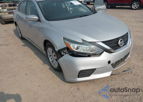 2018 Nissan Altima 2.5 S z USA, uszkodzony, nr VIN 1N4AL3AP4JC137909